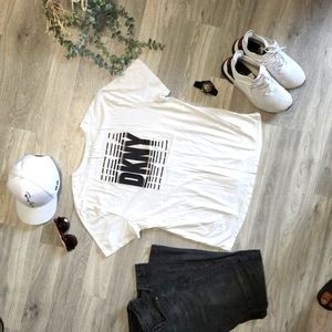 💥7|$30 White DKNY t-shirt size xl